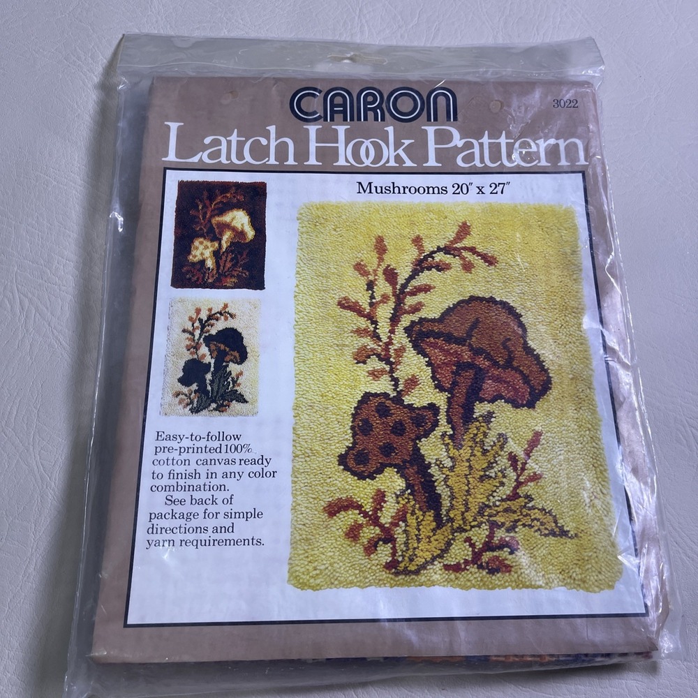 Vintage 1977 Caron Mushroom Latch Hook Kit 20" x 27" Made In USA # 3022 NO YARN